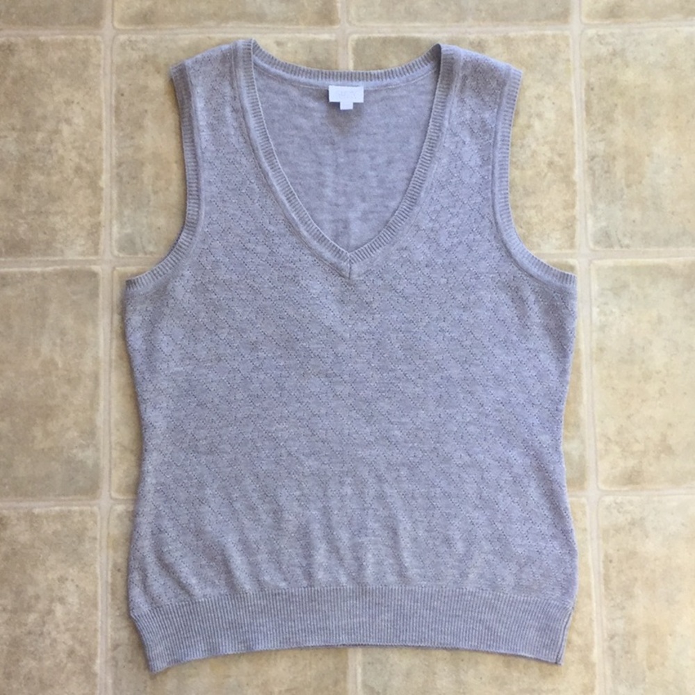Suzy Shier - V-Neck Lightweight Sweater Vest